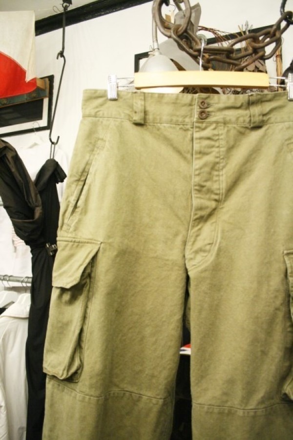 平成最後のヨーロッパ買い付け後記３　さらりとセクハラ。サラハラ。入荷FRENCH ARMY M-47 field cargo pannts_f0180307_02241179.jpg