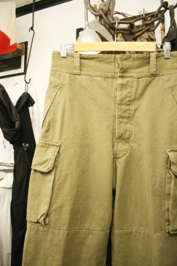 平成最後のヨーロッパ買い付け後記３　さらりとセクハラ。サラハラ。入荷FRENCH ARMY M-47 field cargo pannts_f0180307_02251670.jpg