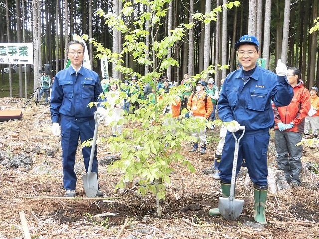 平成30年度副議長として最後の公務 「第26回 富士山麓ブナ林創造事業」に参加_f0141310_09102877.jpg