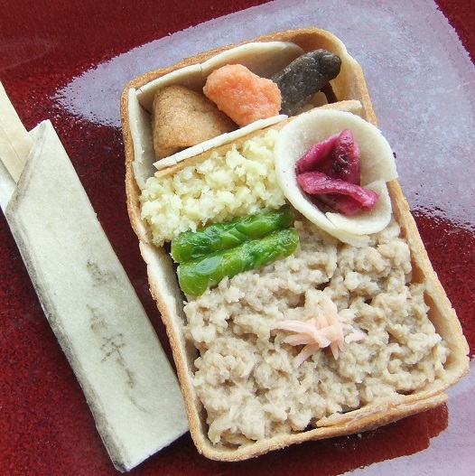 食パン 上野 守よし そぼろ弁当 人生で我慢するのはトイレだけ