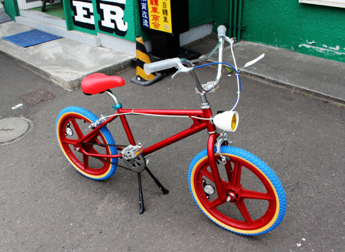 外で撮影　店頭販売自転車。_a0139912_09585121.jpg