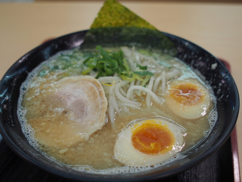 【とっても優しい】にんたまラーメン @ゆにろーず 横戸店_b0008655_12390544.jpg