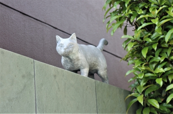 千駄木の夏目漱石旧居跡 猫の家 へ 阪急 阪神沿線文学散歩 千駄木の夏目漱石旧居跡 猫の家 へ 阪急 阪神沿線文学散歩