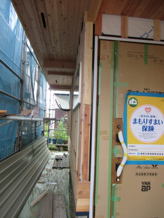座間市栗原の家☆外壁と軒下の木貼り!_c0152341_17372542.jpg