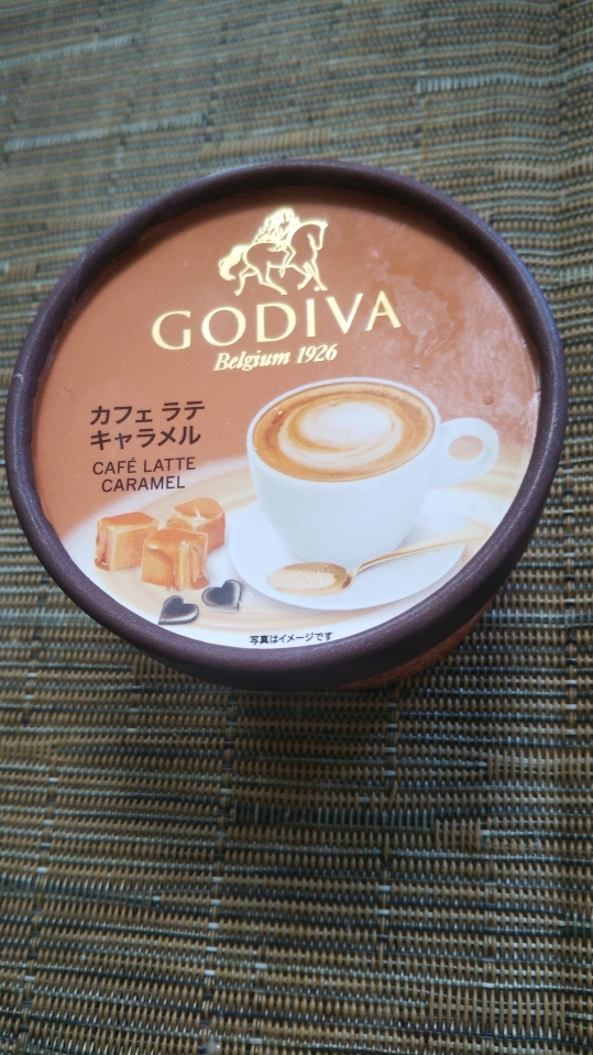 ゴディバ　カフェラテキャラメル_f0076001_18360874.jpg