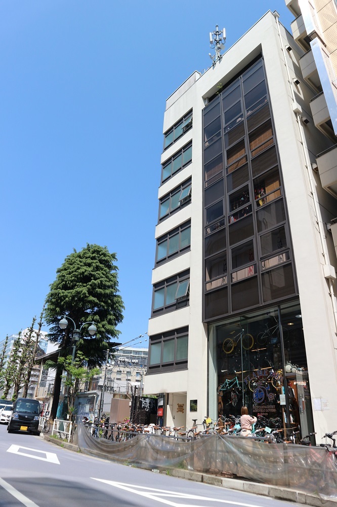 5月2日 渋谷 原宿 の自転車屋 FLAME bike前です_e0188759_13183955.jpg