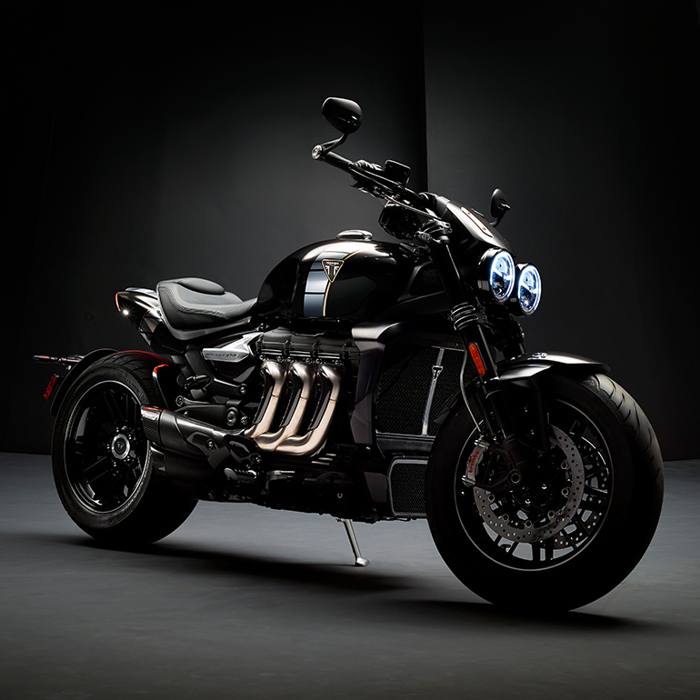 Triumph Rocket 3 TFC は325万円から_f0004270_12505449.jpg