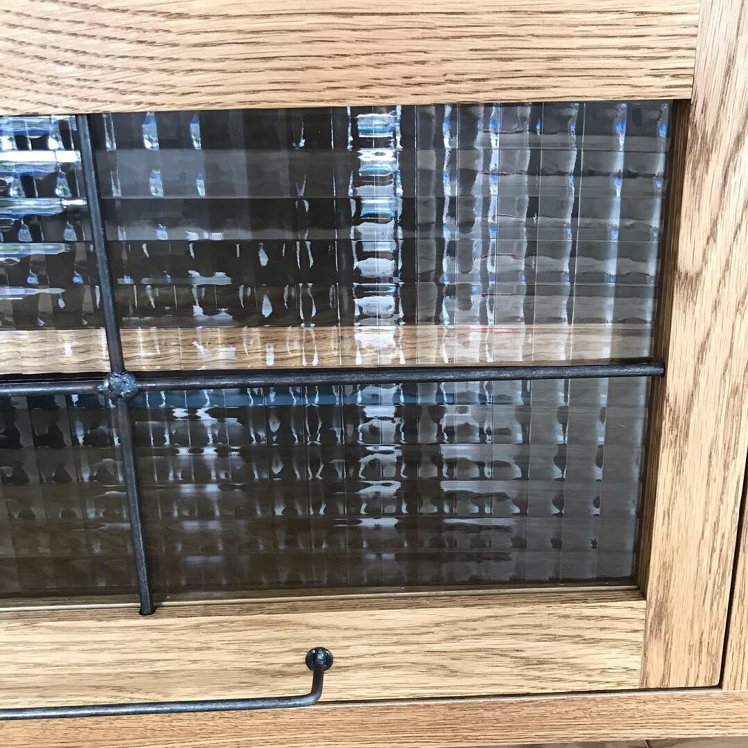 cadeal glass TVboard 1500_e0228408_18533890.jpg