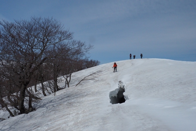2019/4/28~30 大朝日岳~長井葉山縦走その1_b0189948_20203398.jpg