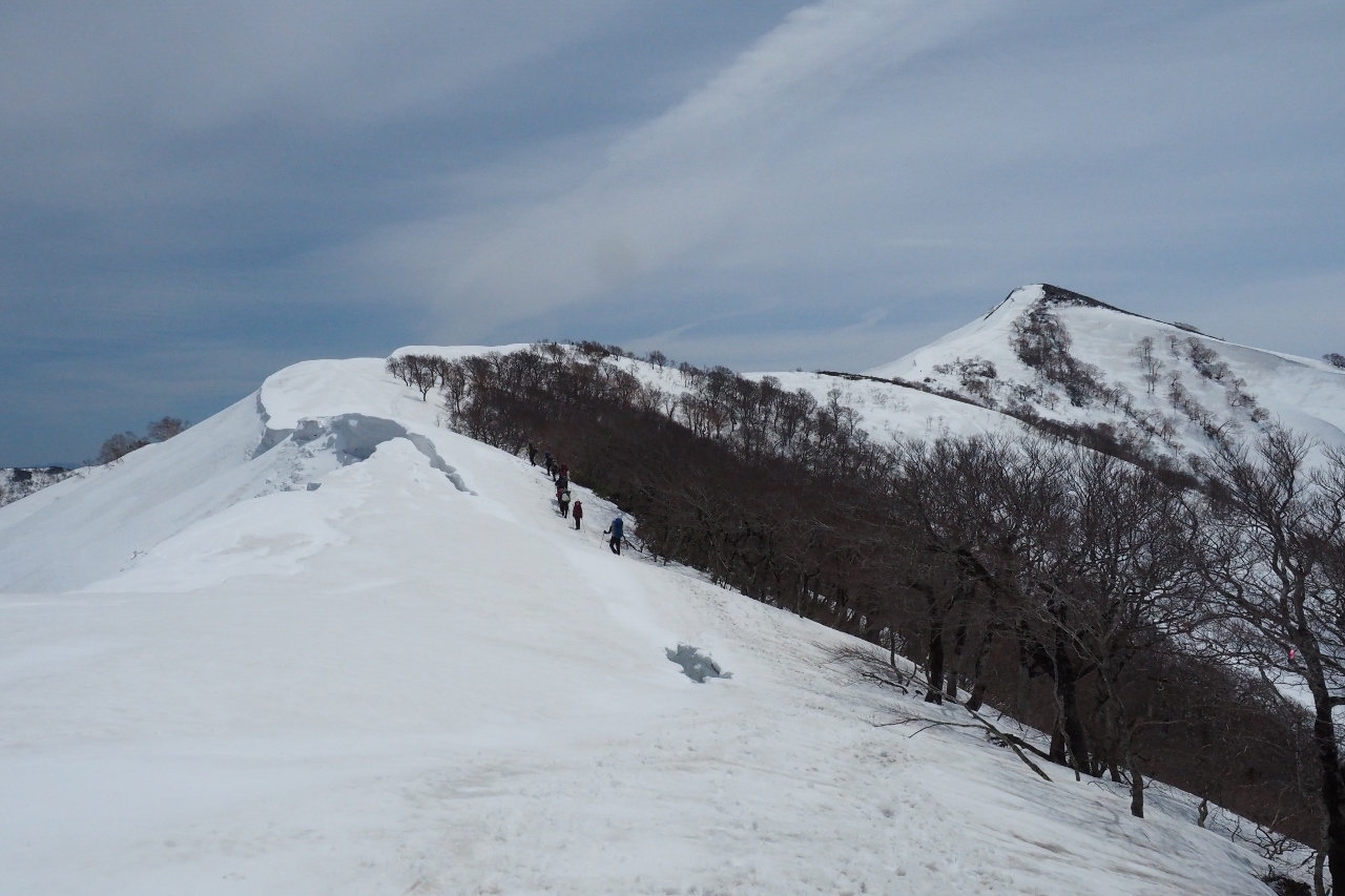 2019/4/28~30 大朝日岳~長井葉山縦走その1_b0189948_20204951.jpg