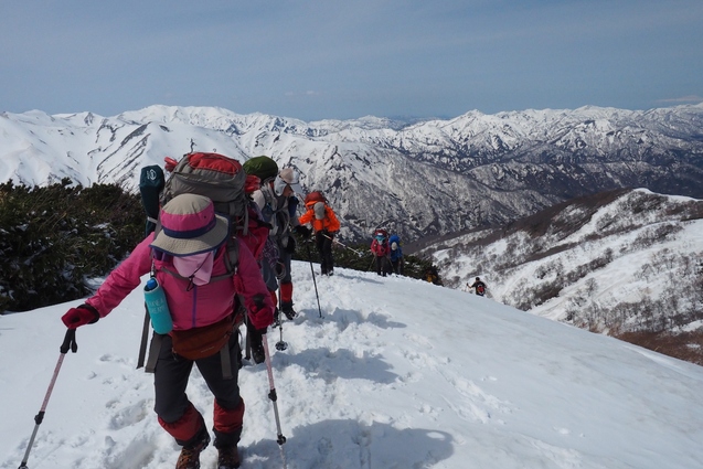 2019/4/28~30 大朝日岳~長井葉山縦走その1_b0189948_2024948.jpg