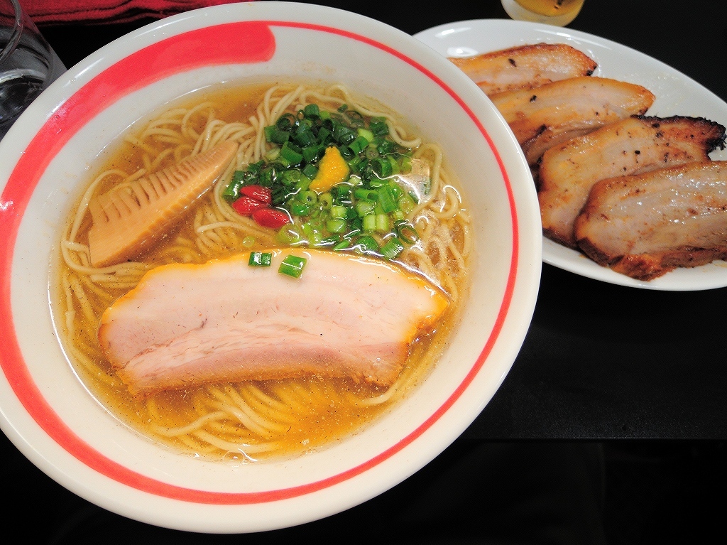 自家製麺 SHIN(新)@反町_b0400788_00421300.jpg