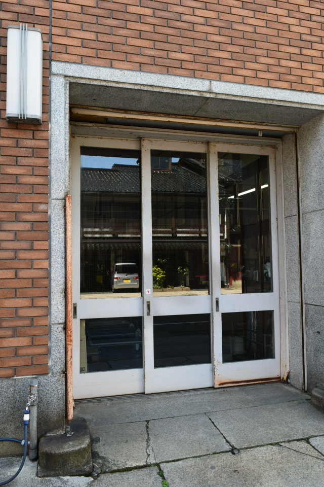 金沢市十間町の中島商店(昭和モダン建築探訪)_f0142606_07354172.jpg