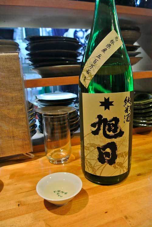 【(東京グルメ)大塚「地酒や もっと」・・・燗酒向けの純米酒が揃うお店】_a0005436_14164673.jpg