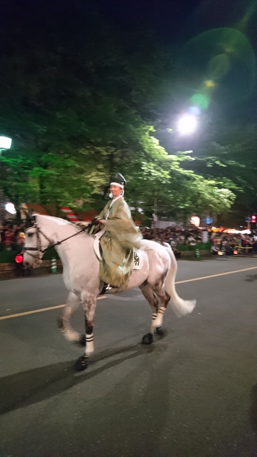 秩父・羊山公園の芝桜、飯能・ムーミンバレーパーク、府中くらやみまつり競馬式（こまくらべ） GW一日周遊_c0002171_03562154.jpg