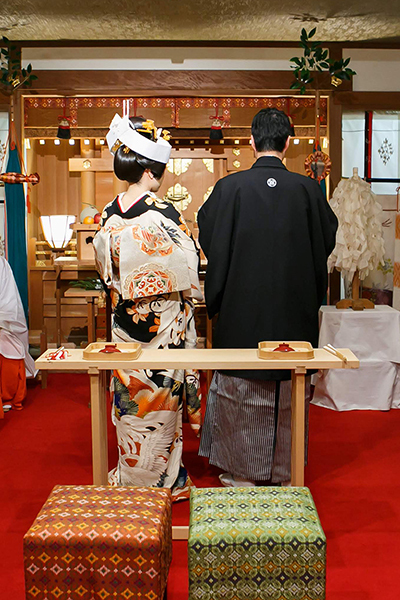 飛翔鶴黒引き振袖で凛と華麗な花嫁姿☆料亭ウエディングのお客様
