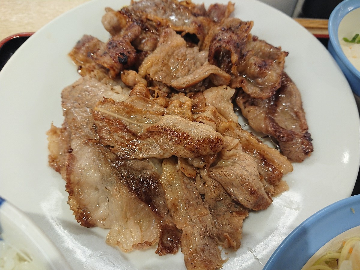 5/7 牛焼肉と牛カルビ焼生野菜セットライス大盛無料¥830 @松屋_b0042308_19263184.jpg