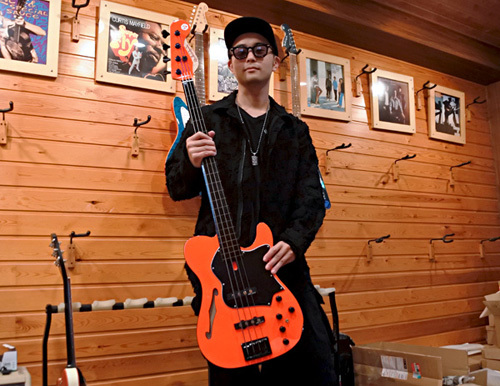 SUPER BEAVER 上杉さんのFretless Bassが完成 SUPER BEAVER 上杉さんのFretless Bassが完成
