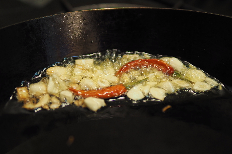 【スキレットでパスタ①】ミックス豆とラグーのスパゲティ_b0008655_18360417.jpg