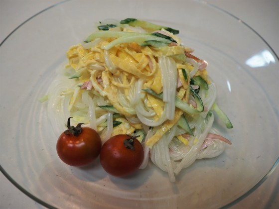 餃子とマロニーサラダ_a0258686_19421620.jpg