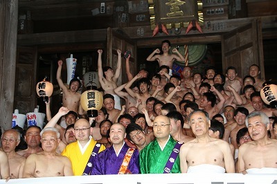 新元号「令和」を祝う記念水行_f0019487_18084220.jpg