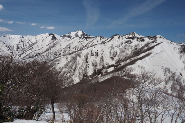 2019/4/28~30 大朝日岳~長井葉山縦走その3_b0189948_14465490.jpg