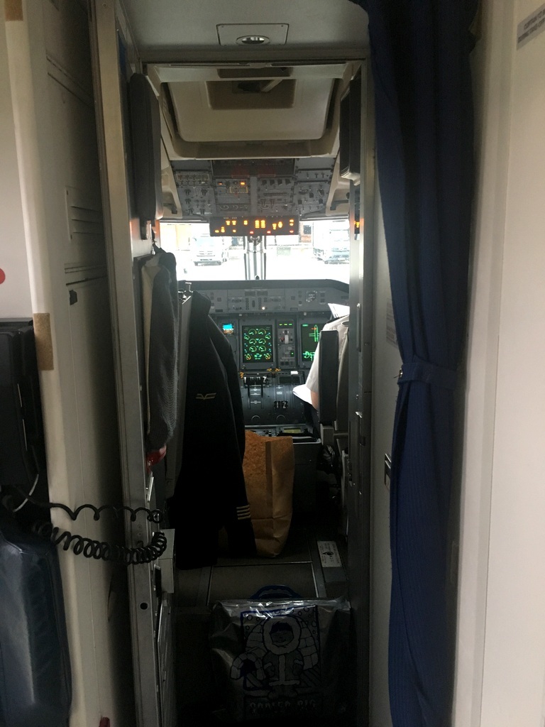NRT-WAW-TXL 5/6_c0180686_02023779.jpg