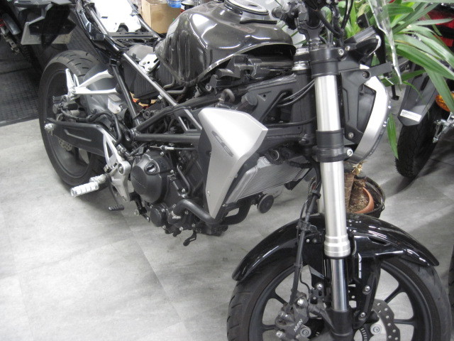 ＣＢ２５０Ｒのオイル漏れ_d0368592_21174275.jpg