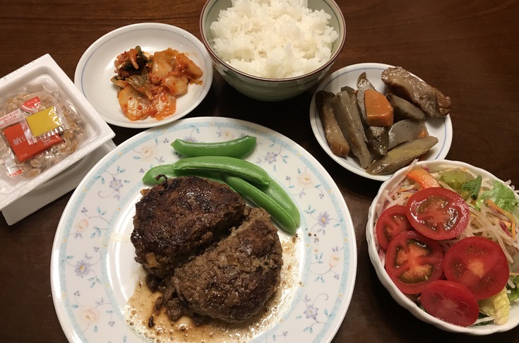 今日の晩ごはんは昨日のハンバーグ♪_c0212604_20374641.jpg