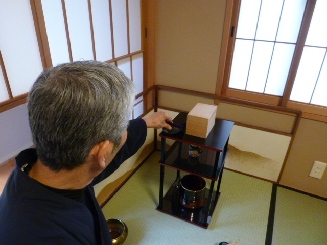 お稽古風景(55)…「茶通箱」【炉】 : 朝日茶道教室