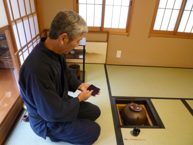 お稽古風景(55)…「茶通箱」【炉】 : 朝日茶道教室