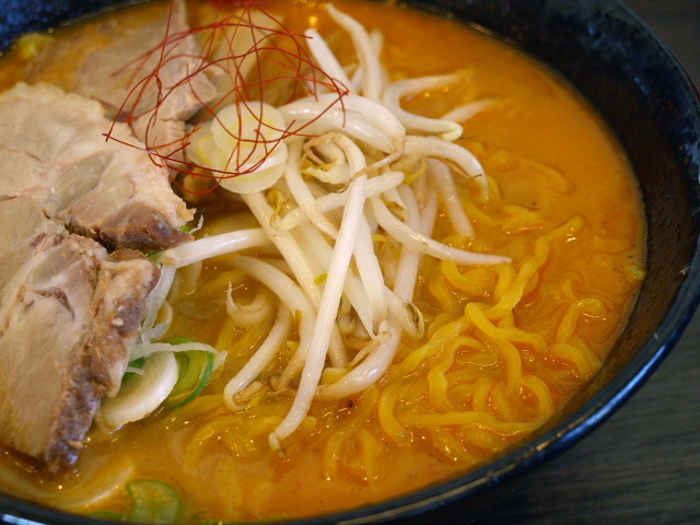 Japanese Noodle House さくら(みそラーメン)_d0153062_09390105.jpg