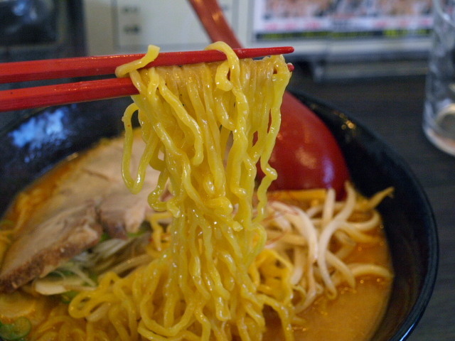 Japanese Noodle House さくら(みそラーメン)_d0153062_09391494.jpg