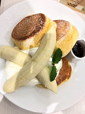 町田駅 幸せのパンケーキ を食べた 見た目がとにかく映える Chokoballcafe