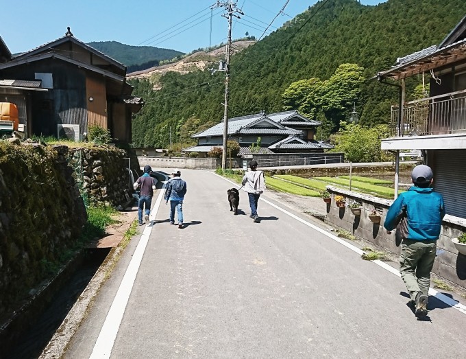 神河町五月の日帰りミニ山村留学…集落探検と山菜採りからスタート_d0265607_22064058.jpg