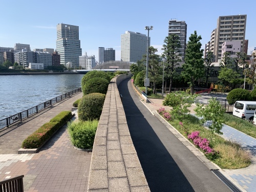 b0330040_16573353.jpeg