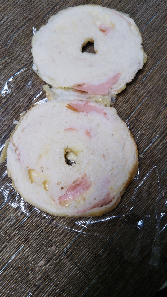 カレイドベーグル ハム&チーズ_f0076001_21501829.jpg