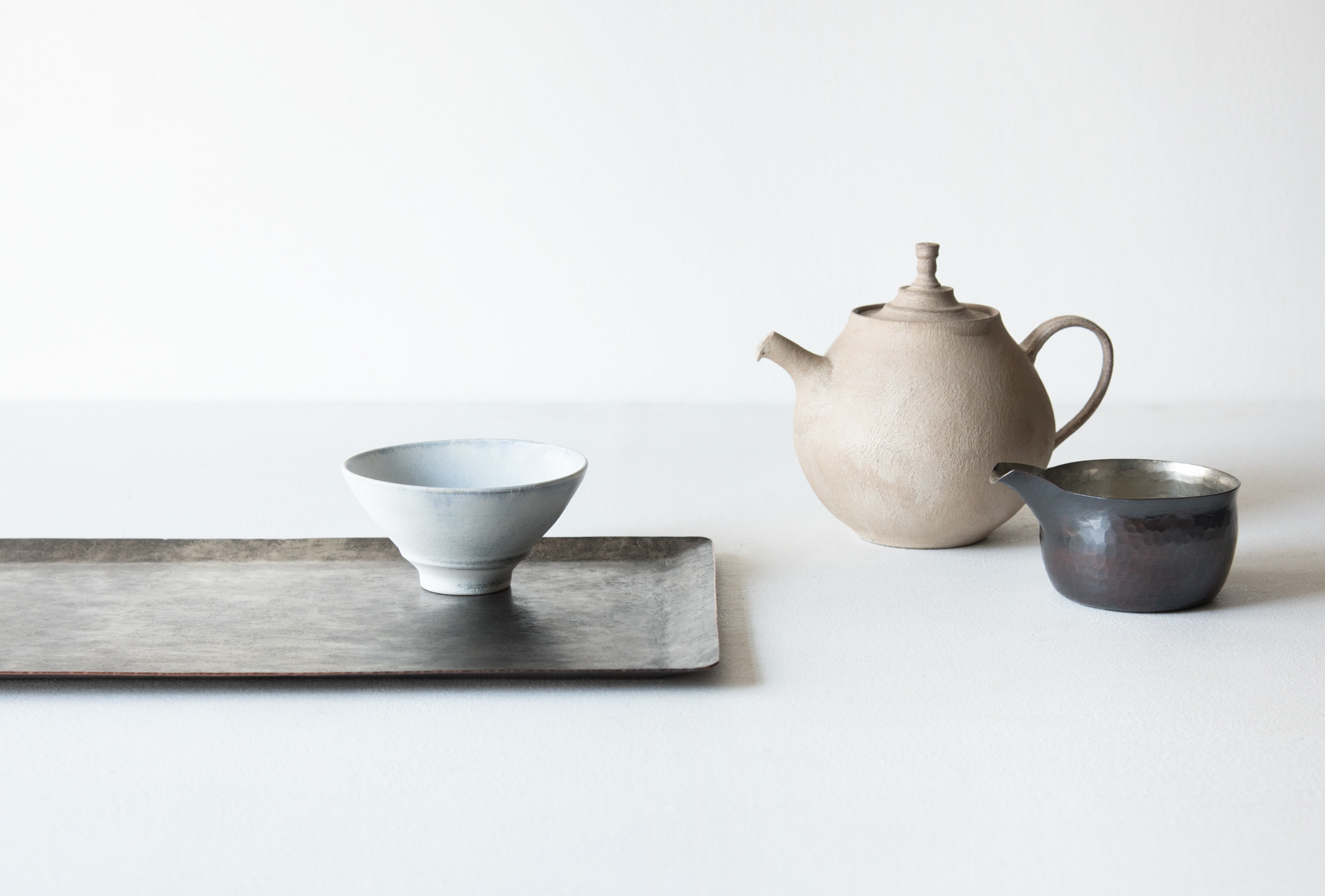南沢奈津子(金属)・村井大介(磁器) 二人展 明日から始まります_b0132442_13383682.jpg