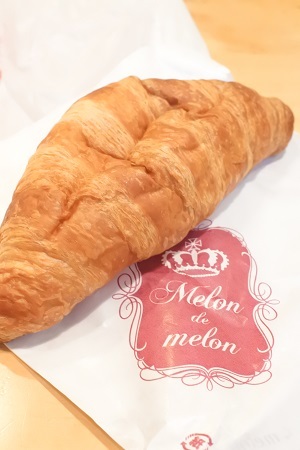 Melone de melon 焼き立てメロンパン専門店 (静岡県静岡市葵区)_c0229312_15534347.jpg