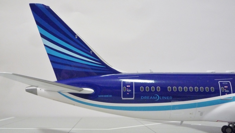 アゼルバイジャン航空 B787-8_e0378415_12135664.jpg