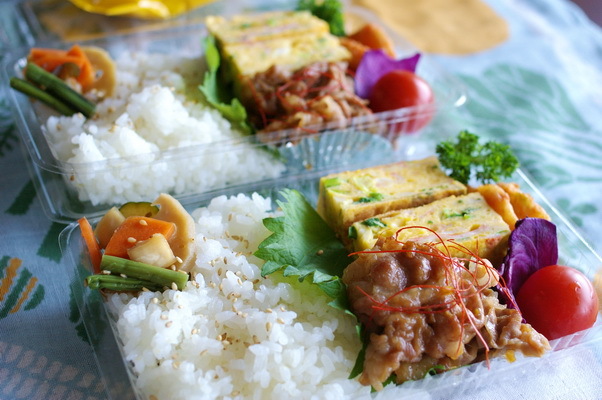 今日の豚生姜焼き弁当_d0327373_11031501.jpg