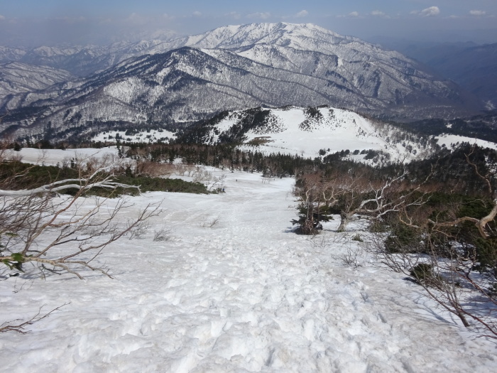 残雪の燧ヶ岳　柴安嵓の雪の壁　直登が凄かった_b0124306_17373619.jpg