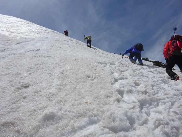 残雪の燧ヶ岳　柴安嵓の雪の壁　直登が凄かった_b0124306_17532935.jpg