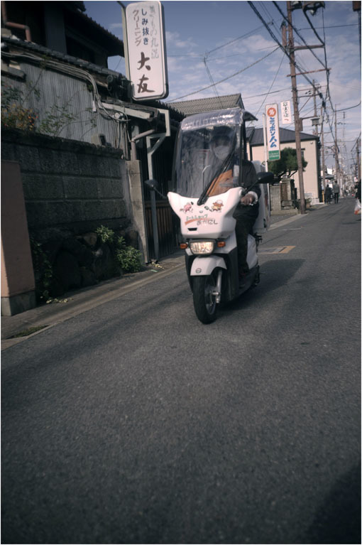 2082 晩秋（2018年12月6日奈良町とズマロン35㎜F3.5は相性がよかった）_b0226423_22131027.jpg