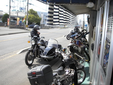 KAWASAKI W1+中野SPサイドカー タイヤ交換_e0218639_10084338.jpg