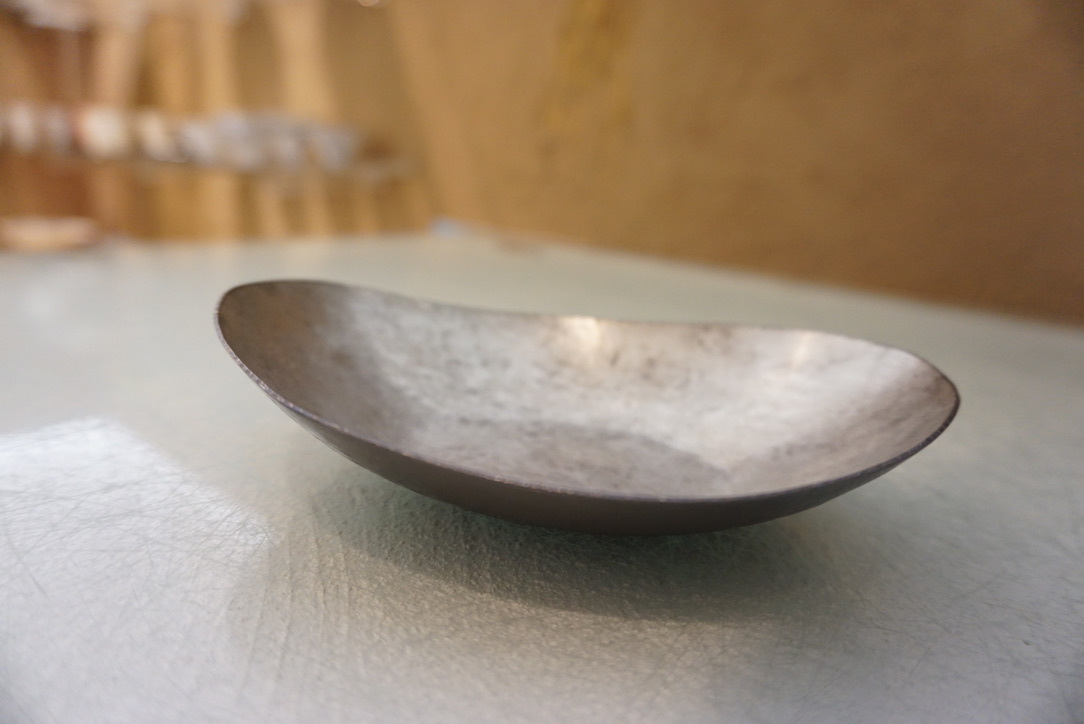 南沢奈津子(金属)・村井大介(磁器) 二人展 明日から始まります_b0132442_18064723.jpg