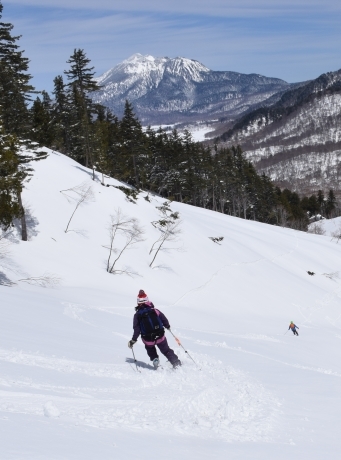 2019年4月28日快晴の尾瀬至仏山を滑る_c0242406_14313054.jpg