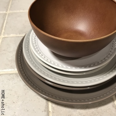 ■ダイソーの高見え皿。色違いサイズ違いでお買い上げ。_d0350221_07592539.jpg