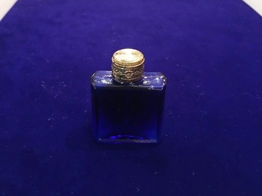 香水瓶_f0196455_12560115.jpeg