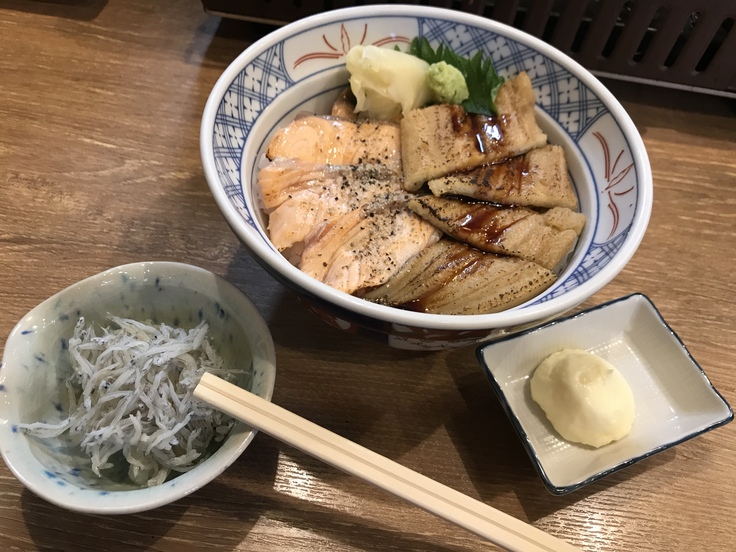 サーモンと穴子の炙り丼 磯丸水産 よく飲むオバチャン 本日のメニュー